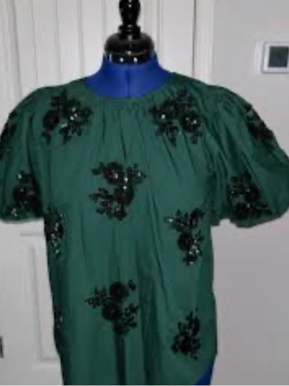 Crown and Ivy size xl - Picture 3 of 4